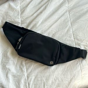 LULULEMON everywhere *sling* bag